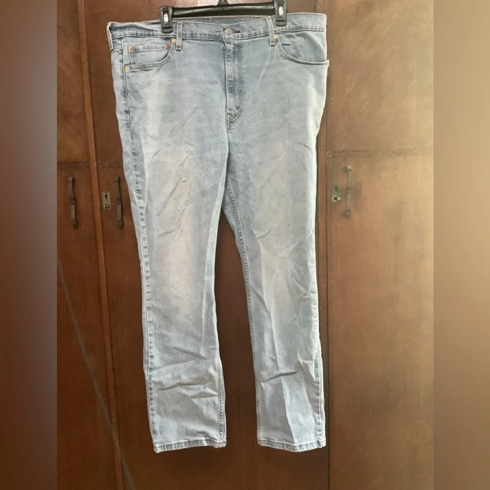 Levi’s 511 men’s jeans in modern light blue denim wash size W42 L32